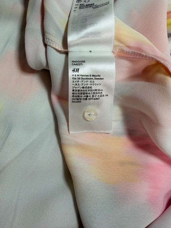 H&M Plus Watercolor Floral Sheer Blouse Long Sleeve V-Neck Size 22 2X - Picture 5 of 5
